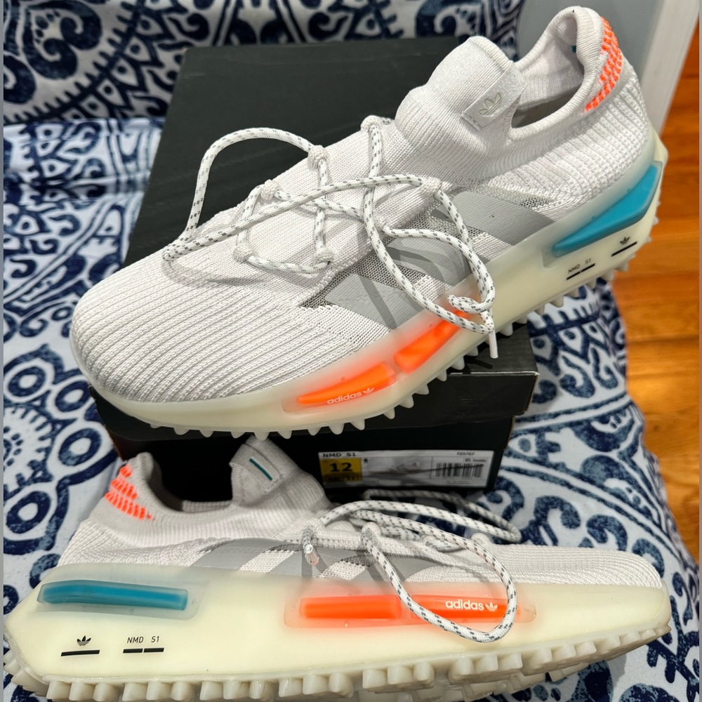 ADIDAS - Picture 6 of 7